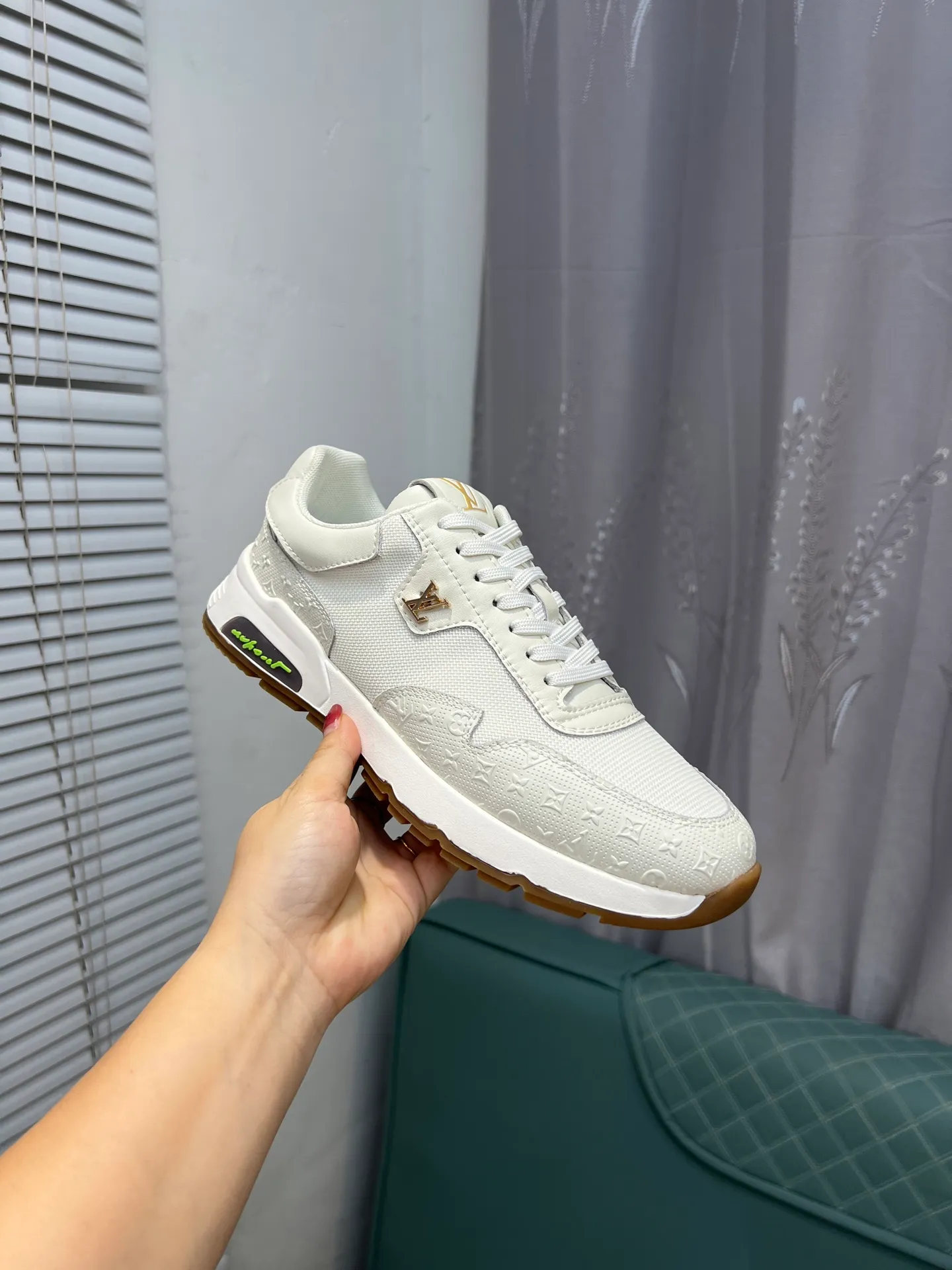 Men's shoes 💰460 "LV" The latest men's casual shoes, genuine leather lining, rubber wear-resistant outsole, fine lines and beautiful strips, not too much decoration, European and American style, comfortable and high-grade, optional, size number: 38 to 44 45 can be customized